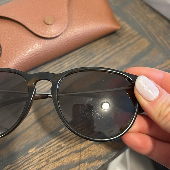 Polarized Ray Ban sunglasses - Picture 2 of 2